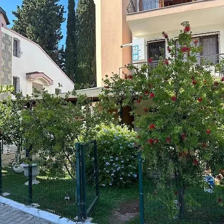 펜션 Villa Kusadasi